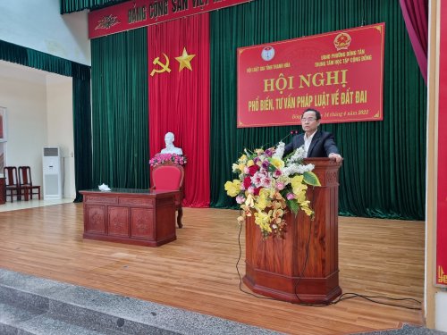 Phó Chủ tịch Hội Luật gia tỉnh Thanh Hóa Lê Đình Ty khai mạc Hội nghị.jpg